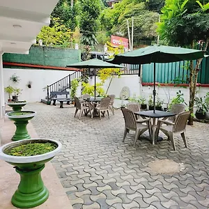 Red Star Kandyan Hotel