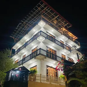 White House Hotel