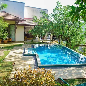 Aqua Dunhinda Hotel